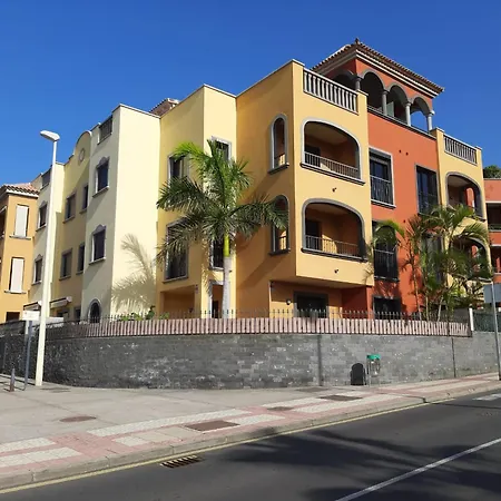 Paula Pool Adeje Адехе