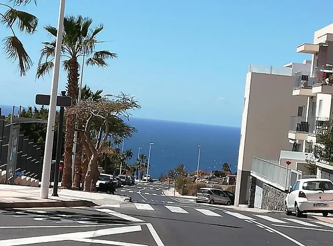 Paula Pool Adeje Адехе